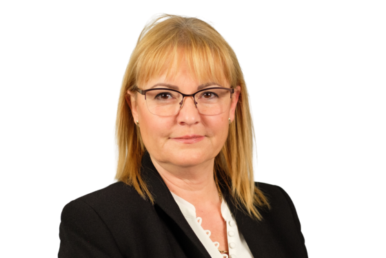 Sympathetic portrait of Amália Legisa